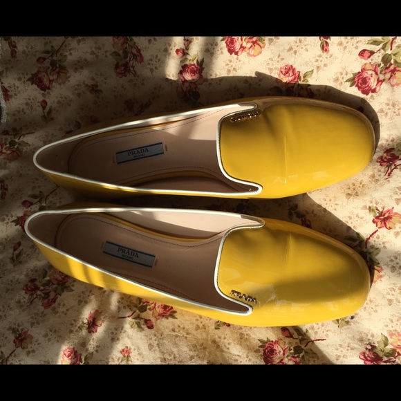New Prada yellow flats 39 - Picture 1 of 3
