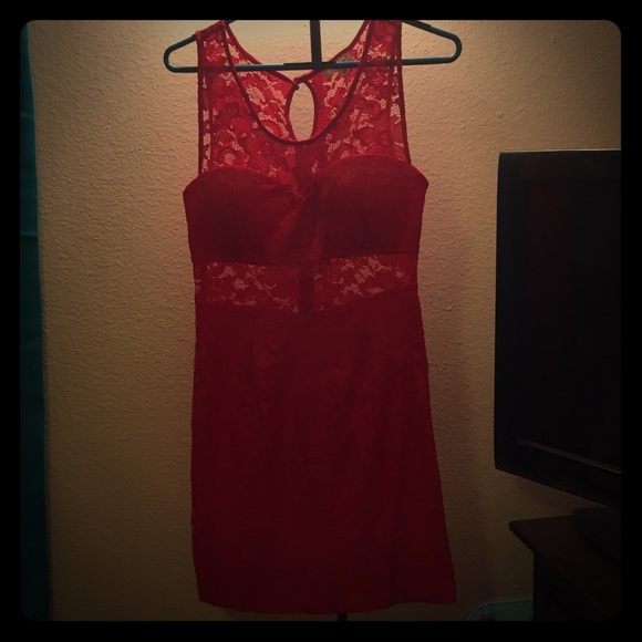 Lace red cocktail dress! 💋🎀