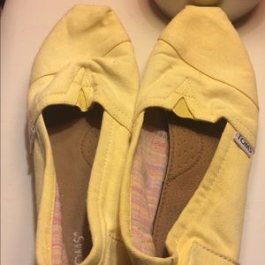 Toms