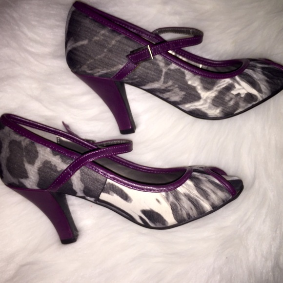 Purple Purse & Print Pumps, size 6.5 - Picture 3 of 4