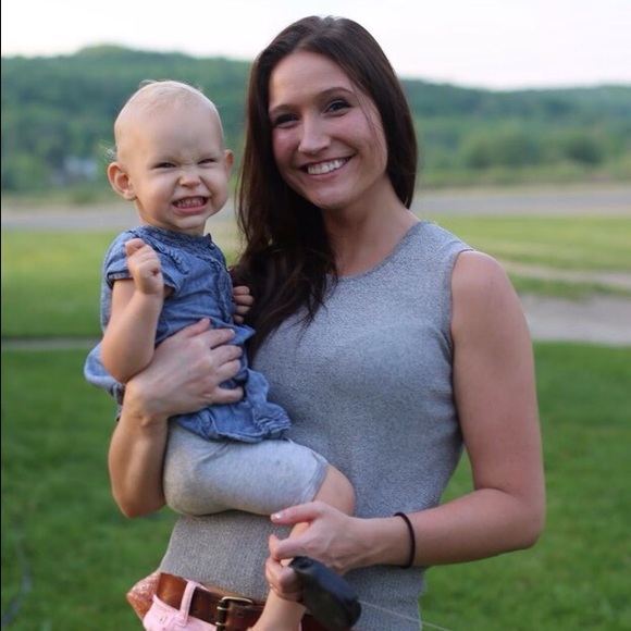 Meet your Posher, Kenzie - Picture 4 of 8