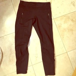 Lulu Lemmon size 8 black with mesh design on calf