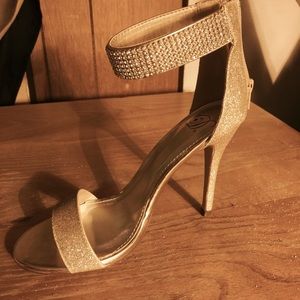 Beautiful gold studded heel