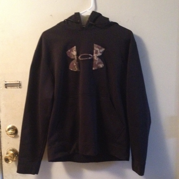 Under Armour sweatshirt like new
