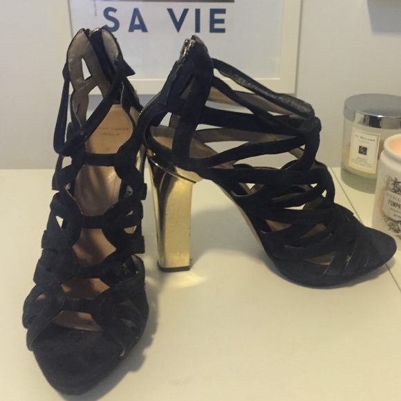 Gorgeous Black Zara heels with golden heel