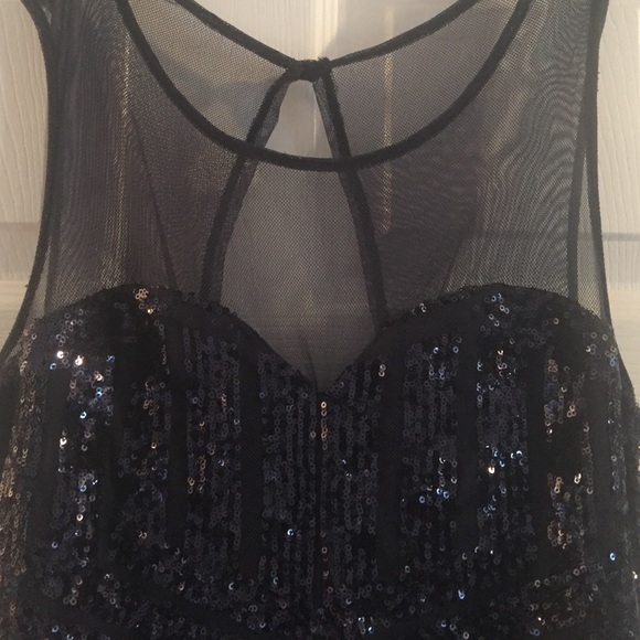 Navy dress size large - Picture 2 of 4