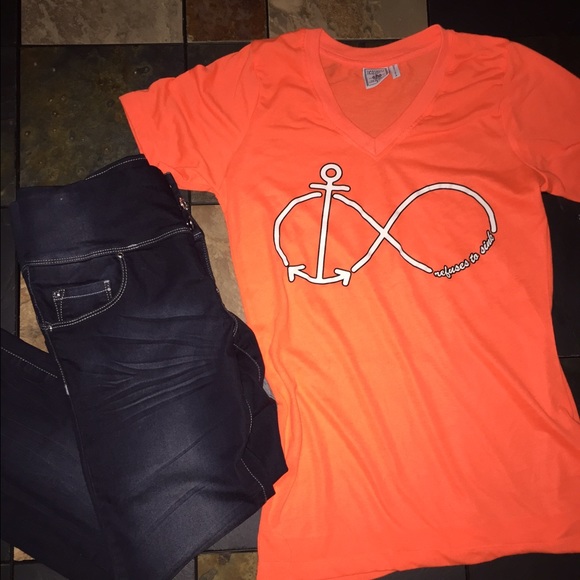 🌟Orange V Neck shirt 🌟