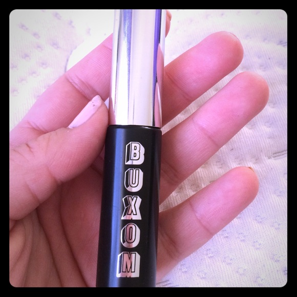 Buxom travel sized mascara