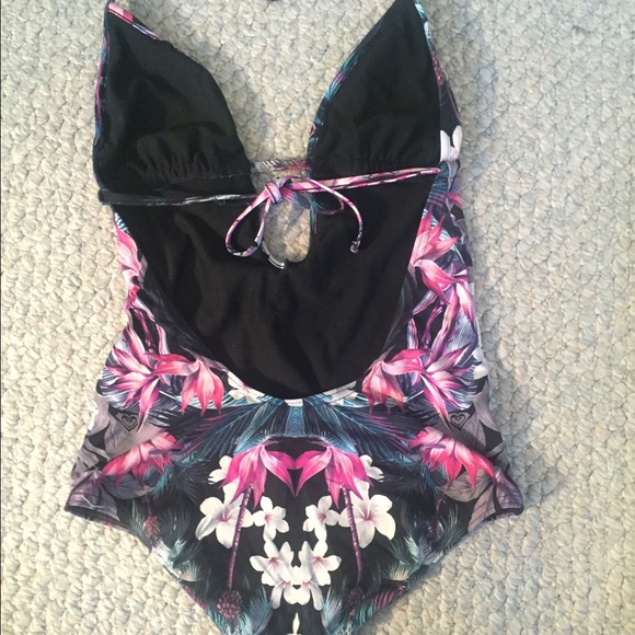 Roxy one piece size 8