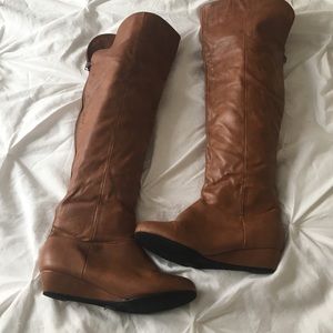 Brown wedge boot