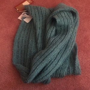 An infinity scarf