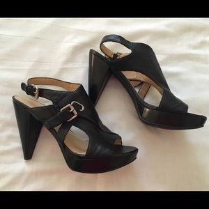 Nine West black leather platform sandals size 7 m