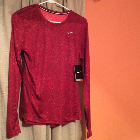 Nike Tops - NWT Nike Long Sleeve top