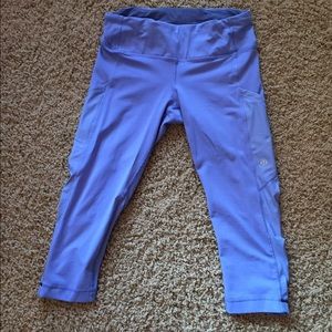 Size 4 Lululemon cropped leggings