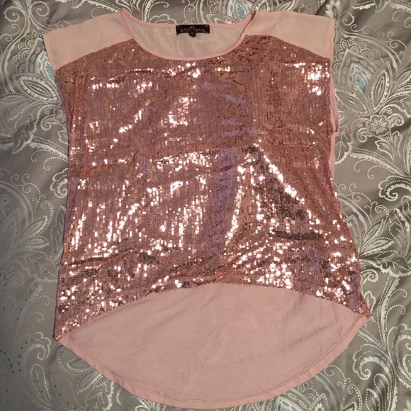 Almost Famous Tops - Sequin hi-lo top