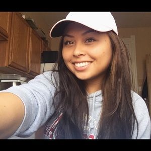 Meet your Posher, Alissa