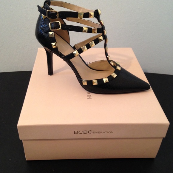 BCBGeneration Shoes - Wknd price drop ‼️BCBGeneration Studded Pump