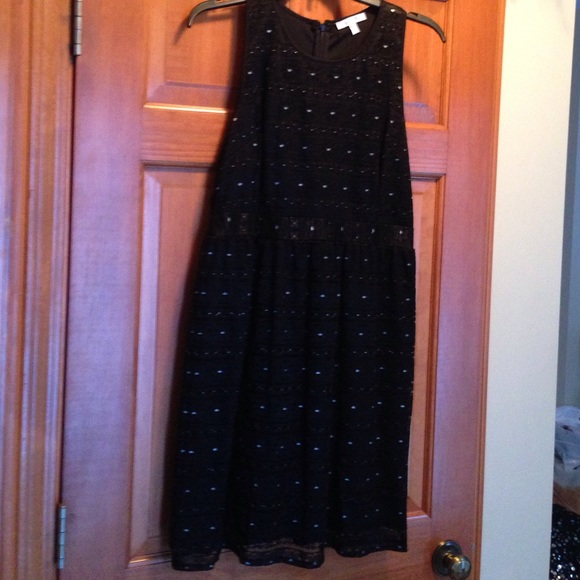 Junior's black lace dress