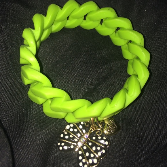 Green Betsey Johnson Bracelet 💚
