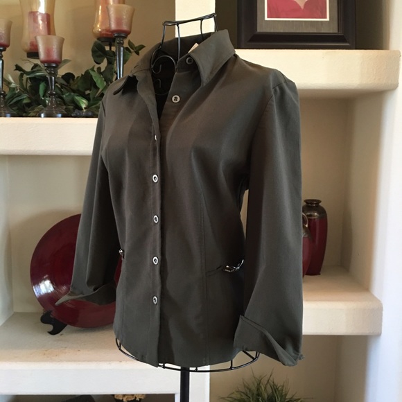 Olive button up top - Picture 3 of 4