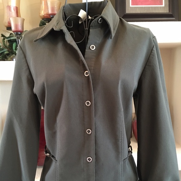 Olive button up top - Picture 4 of 4