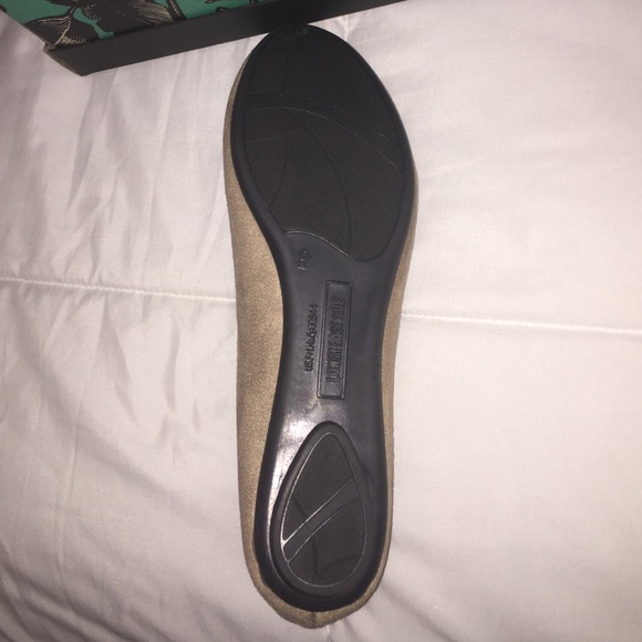 BRAND NEW NEVER WORN Lower Eastside Tan Flats - Picture 4 of 4