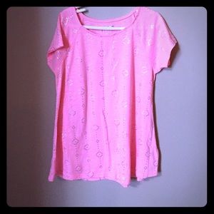 A nice flow pink shirt with cute diamonds