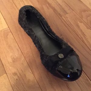 Tahari black boucle and patent ballet flats