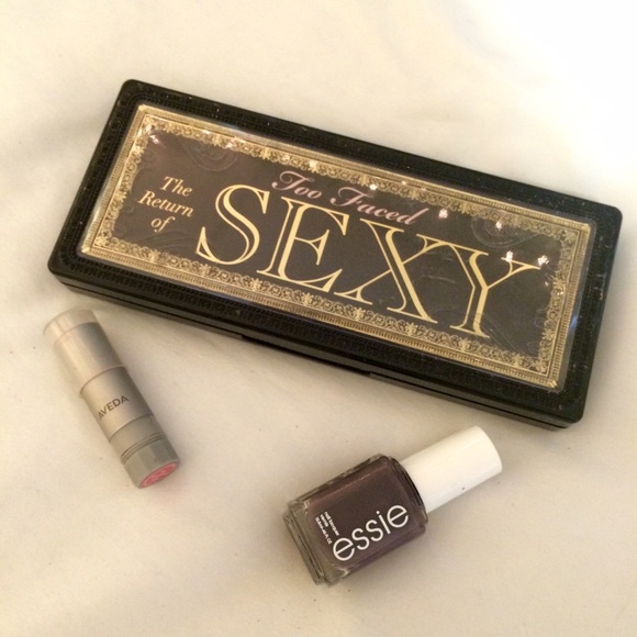 Too faced too sexy eyeshadow