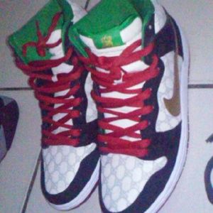 Nike SB Gucci Dunks (Black Sheep)