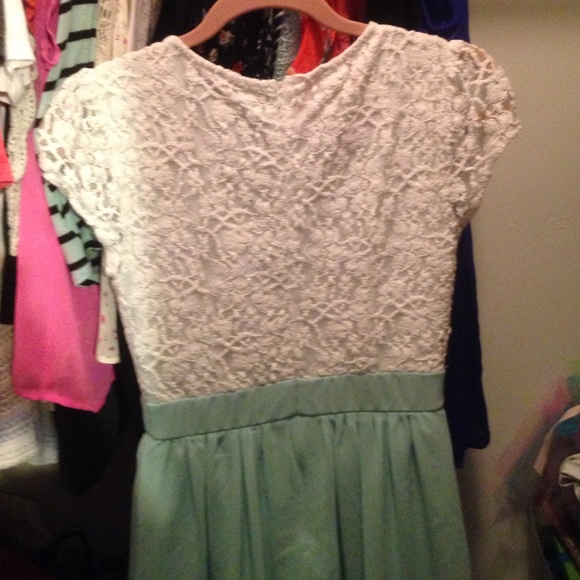 Dress - Picture 3 of 3