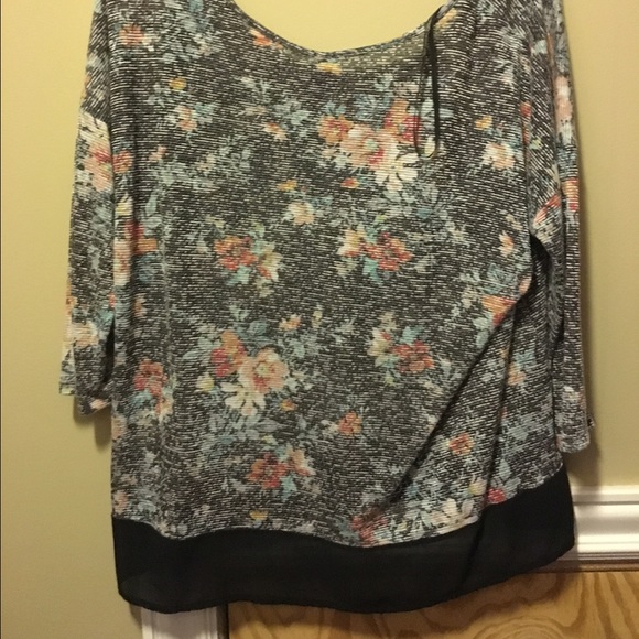 Jessica Simpson blouse - Picture 3 of 4