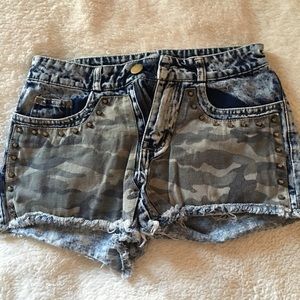 Camo jean shorts
