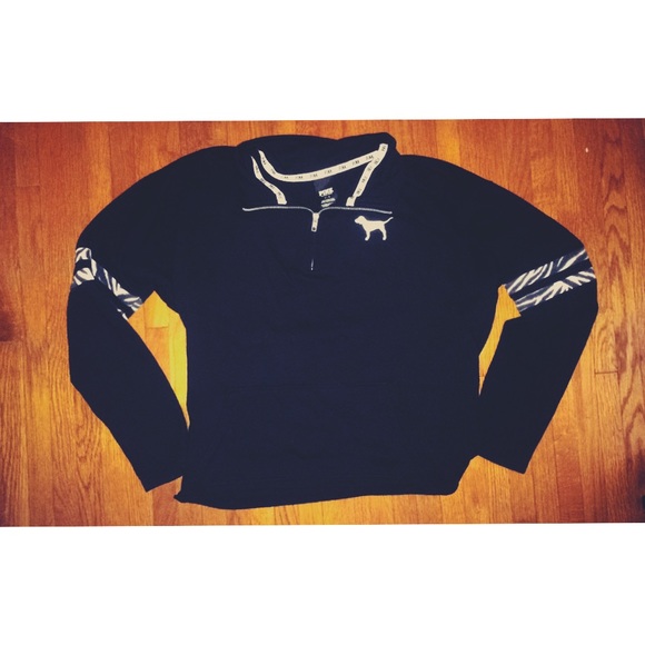 victoria's secret sweater🐕