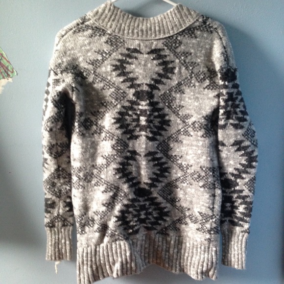 Grey Patterned Sweater 🔳 - Picture 2 of 3