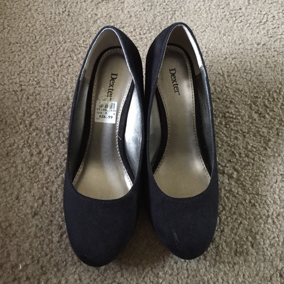 Black wedges