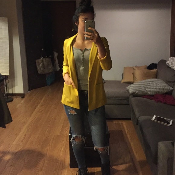 Yellow blazer