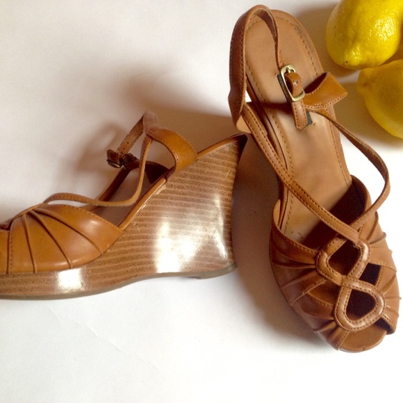 Strappy Wedges - Picture 3 of 4