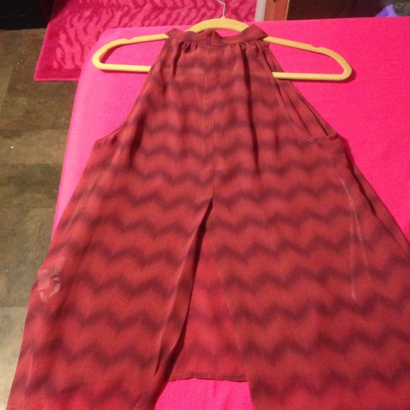 Top - Picture 2 of 2