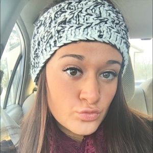 Meet your Posher, Abbey