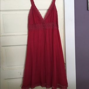 Magenta flowy, country-chic dress