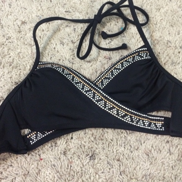 vs pink black crisscross top with gems