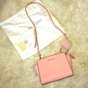 Michael Kors Selma Messenger Pale Pink