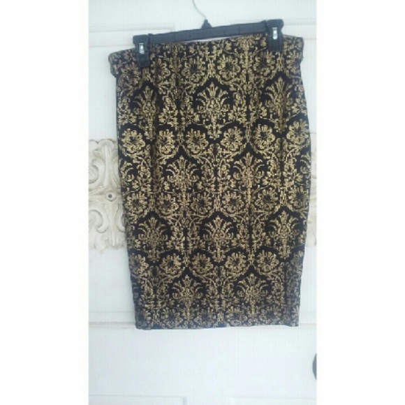 Black w/gold pattern