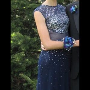 Prom dress size 4 only worn once!