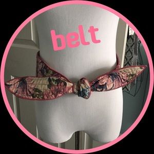 QUILTED TAPESTRY TIE BELT
