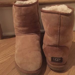 Ugg classic short in chestnut