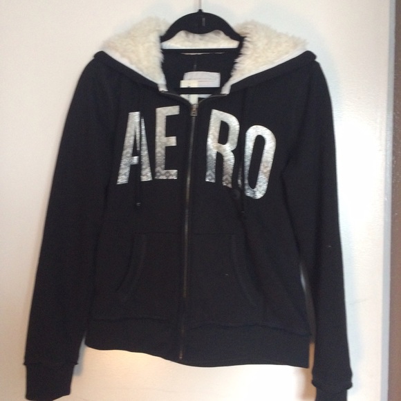 Black Aero Aeropostale jacket with fuzzy hood!