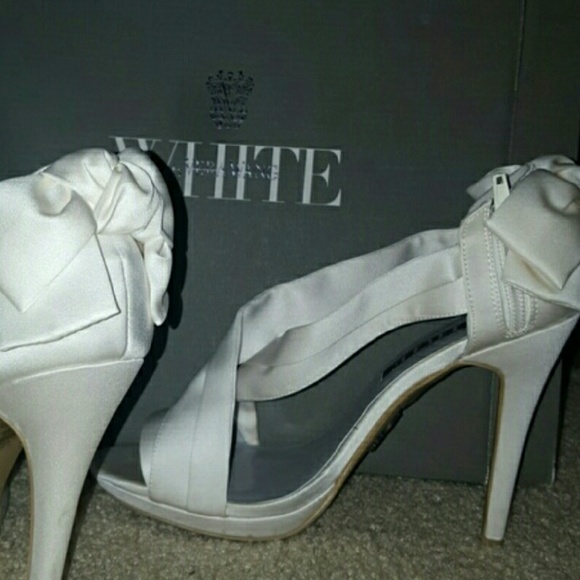 ON SALE ...NEW PRICE!!!! Vera Wang Shoes