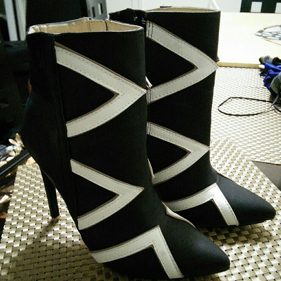 GX by Gwen Stefani Kaoru ankle boot